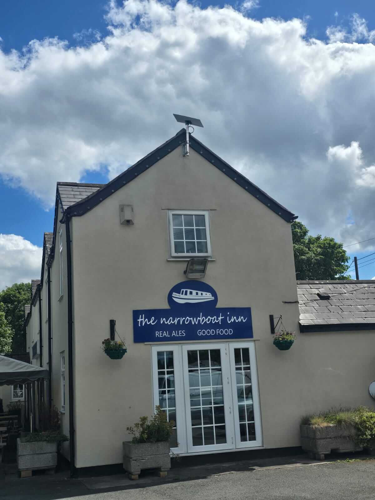 Starlink Wi-Fi installation at The Narrowboat Inn pub in Wales