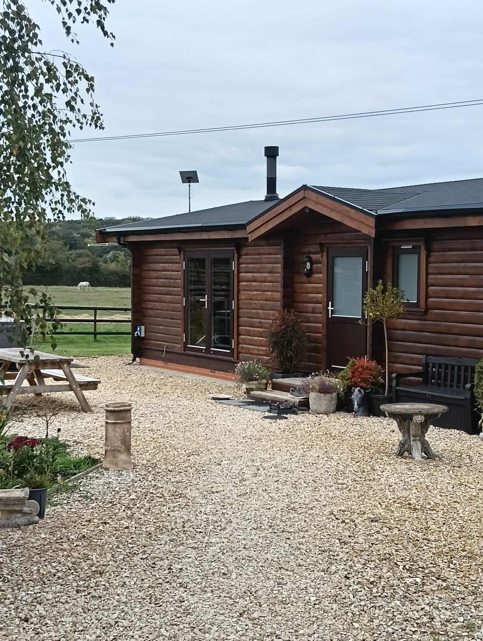 Starlink Gen 3 installation at Elizabeth's Lodge in Malmesbury, Swindon